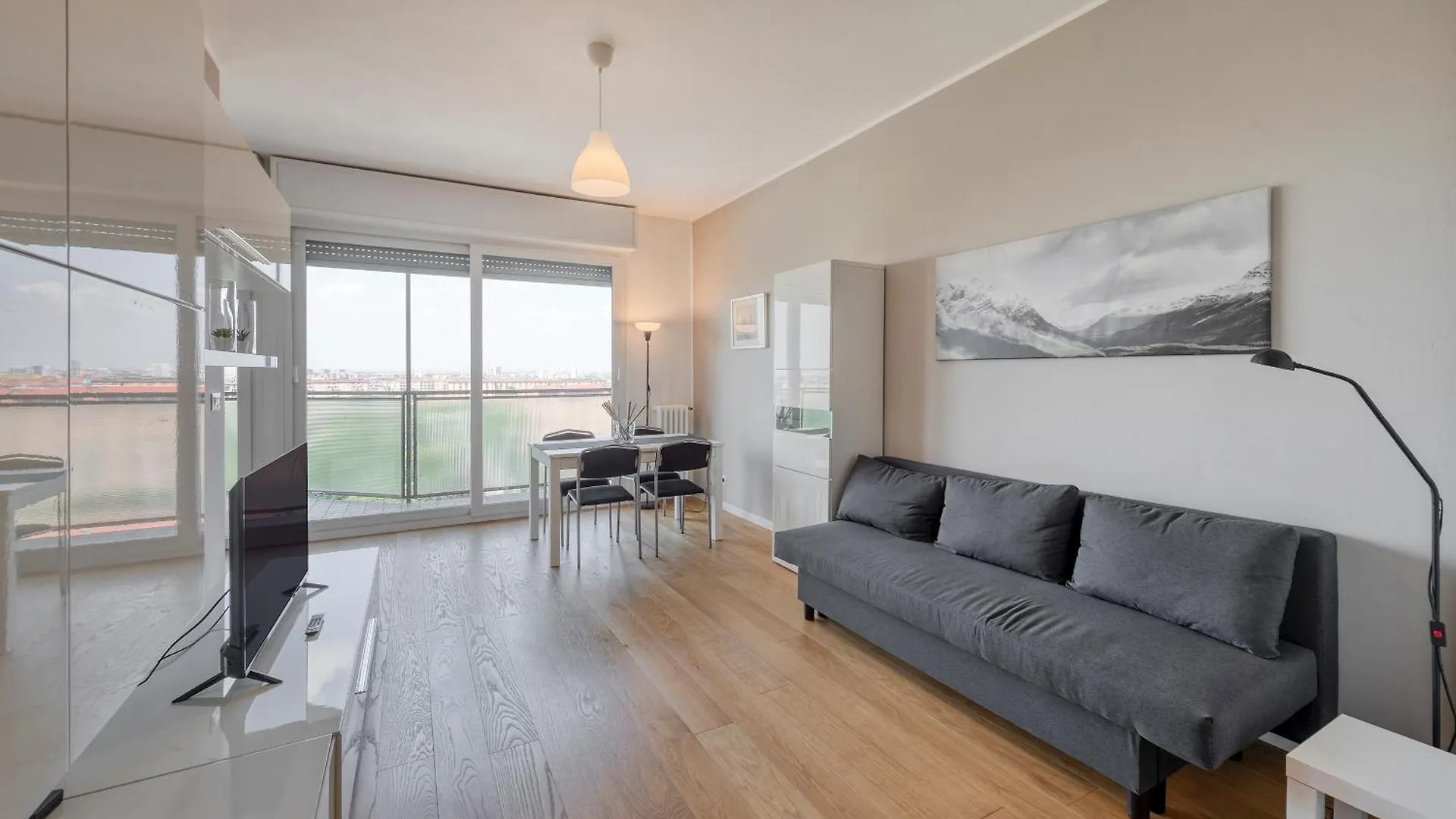 Omodeo, 19 - Ampio E Panoramico Apartment Milan Italy