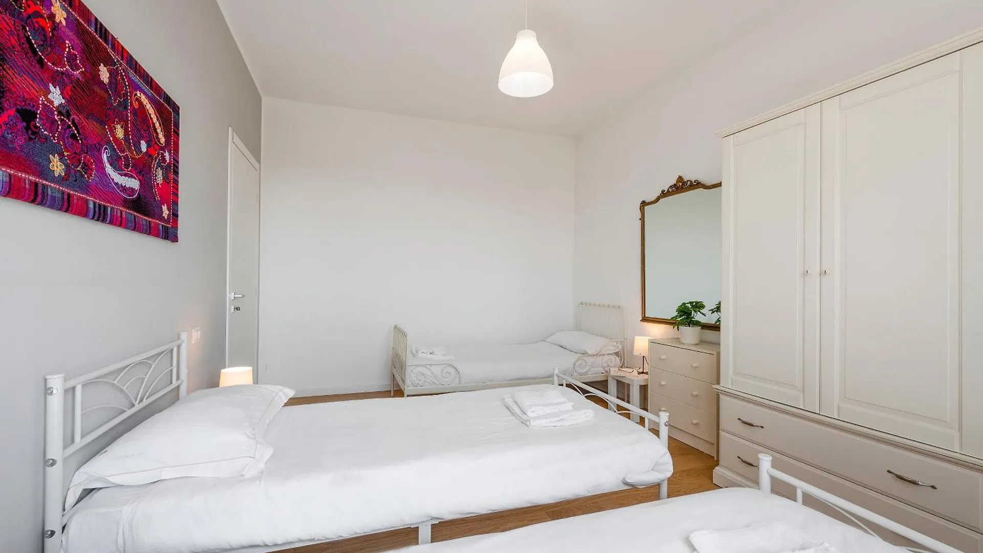 Omodeo, 19 - Ampio E Panoramico Apartment Milan Italy