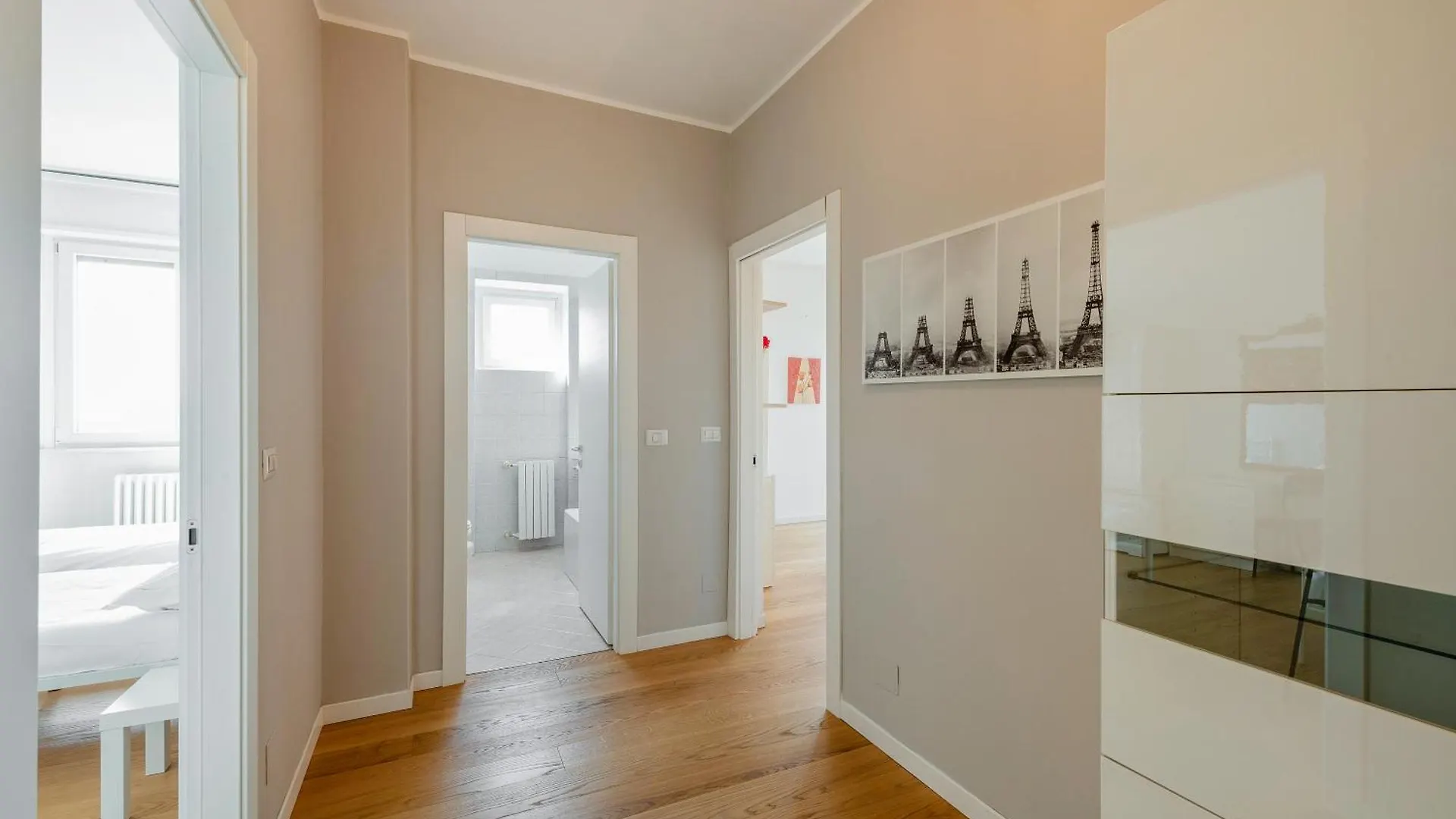 Omodeo, 19 - Ampio E Panoramico Apartman Milánó Olaszország