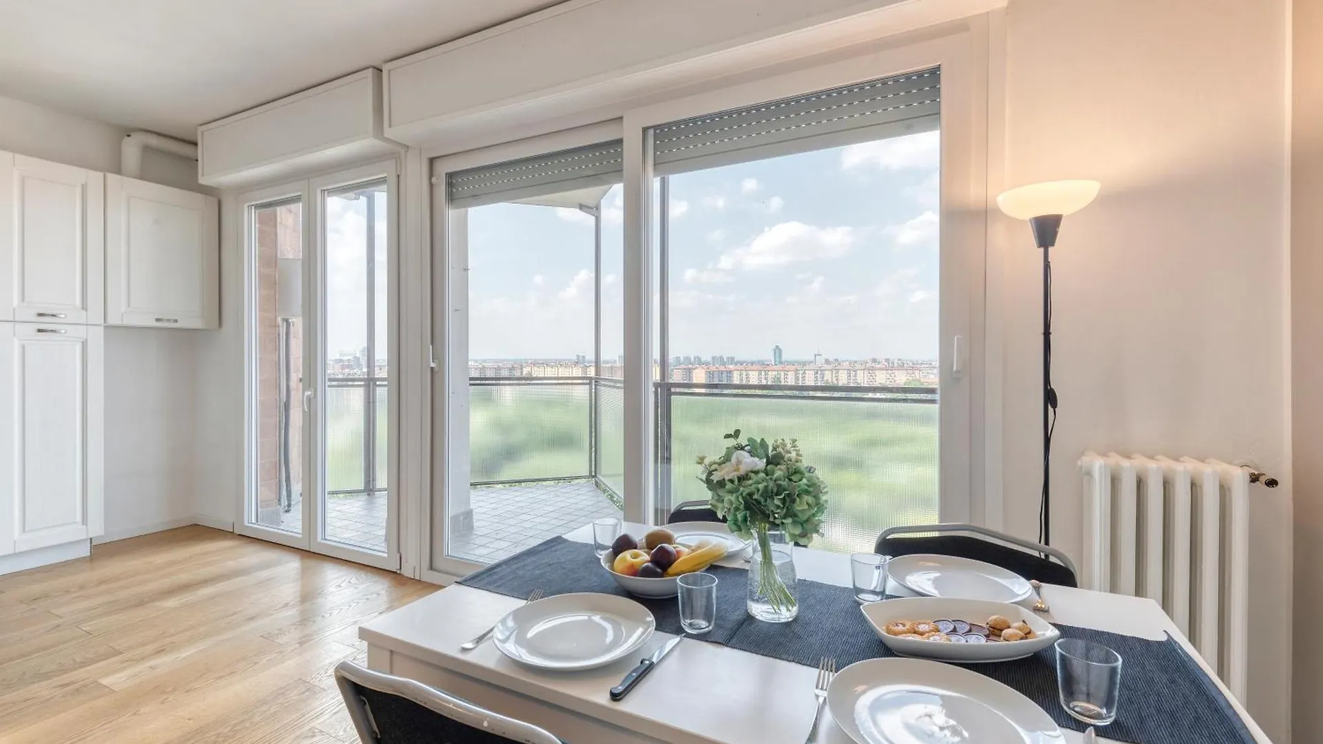 Omodeo, 19 - Ampio E Panoramico Apartman Milánó